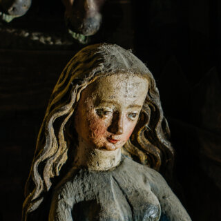 facing-katharina-maria-im-schwarzen-gewand